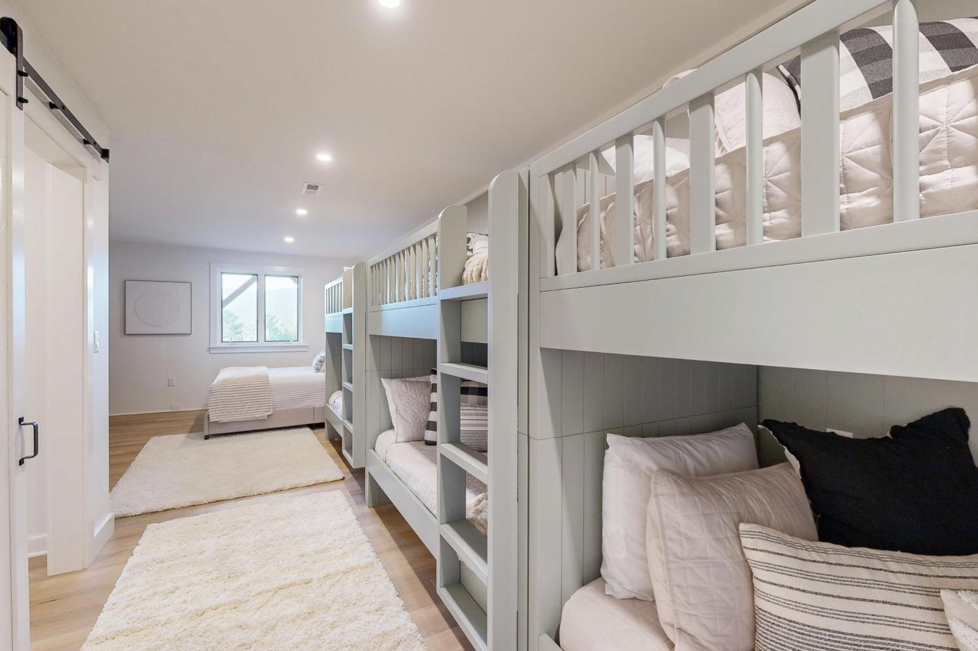Valley View Lodge At Camp Rockmont ブラック・マウンテン エクステリア 写真