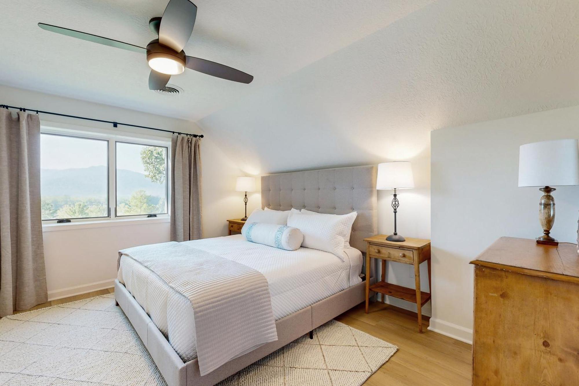 Valley View Lodge At Camp Rockmont ブラック・マウンテン エクステリア 写真